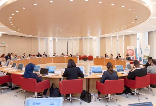 Xarici diplomatlar üçün təlim proqramına start verilib (FOTO)